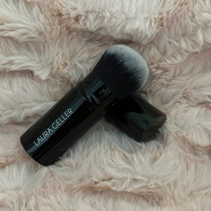 Laura Geller Retractable Kabuki Brush